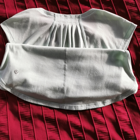 Lululemon - Track Tee - Picture 9 of 11